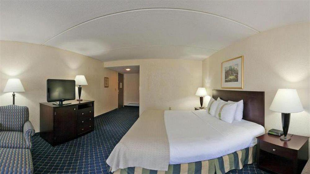 Hotel Boxboro Regency 3*