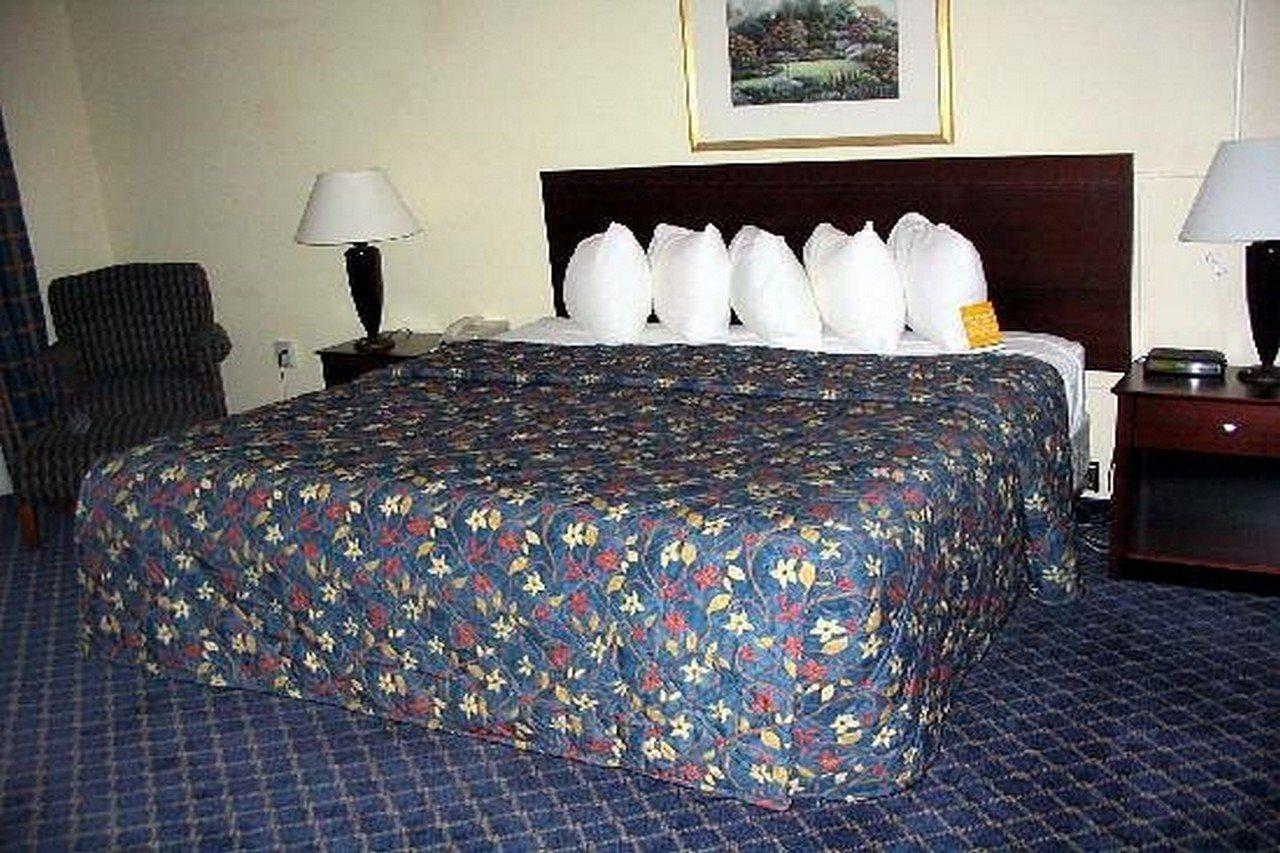 Boxboro Regency Hotel