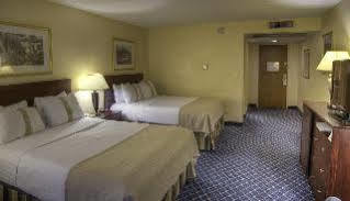 Hotel Boxboro Regency